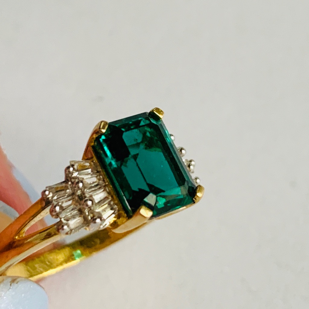 Beatiful Green Ring